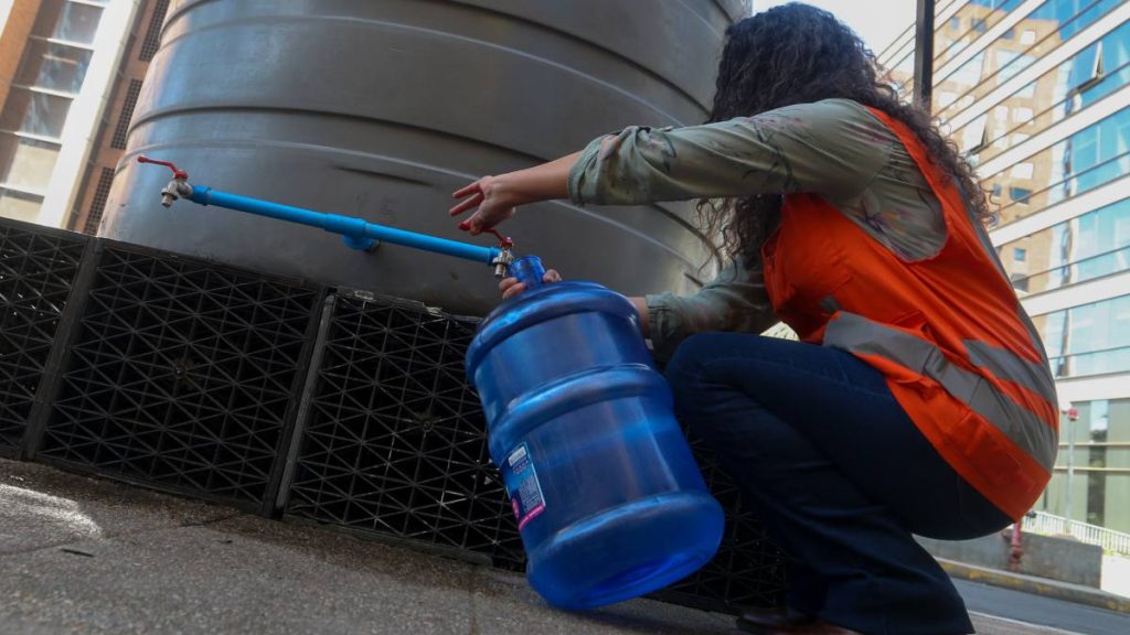 Mega Corte De Agua En Santiago_ Revisa Aquí Los Puntos De Abastecimiento Para Macul, San Joaquín Y Ñuñoa