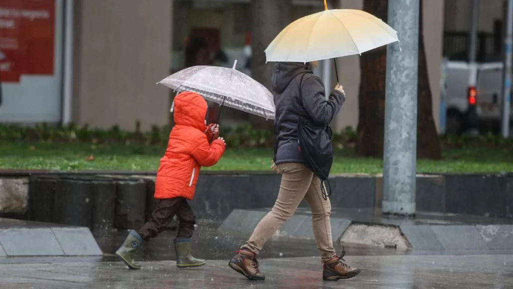 Lluvia En La Región Metropolitana Durante Los Primeros Días De Octubre