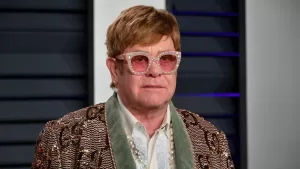 Elton John Confiesa Que No Pudo Ver Su Musical Tras Haber Perdido La Visión En Uno De Sus Ojos (1)